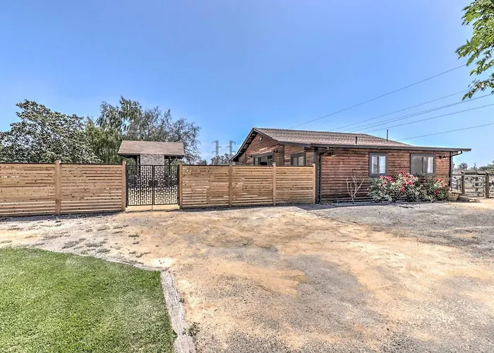 Stunning Wine Country Gem With Hot Tub + Patio!