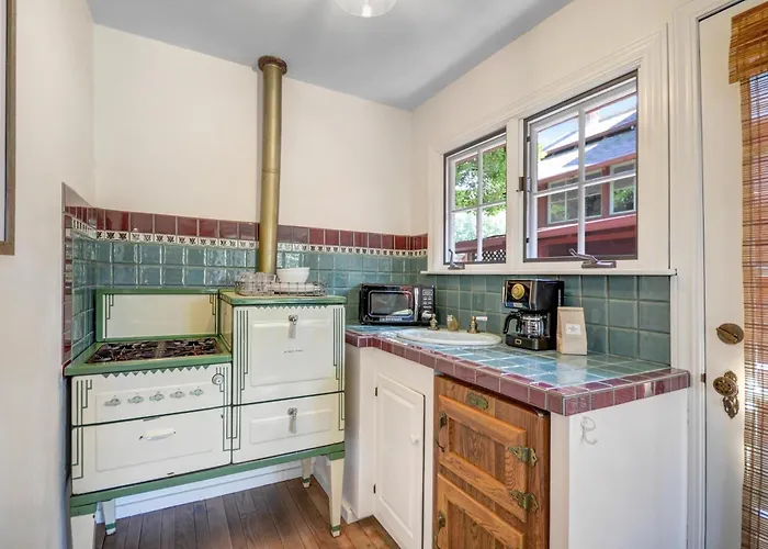 Cute One Room Cottage In Sonoma- Includes Wine Tasting Passport